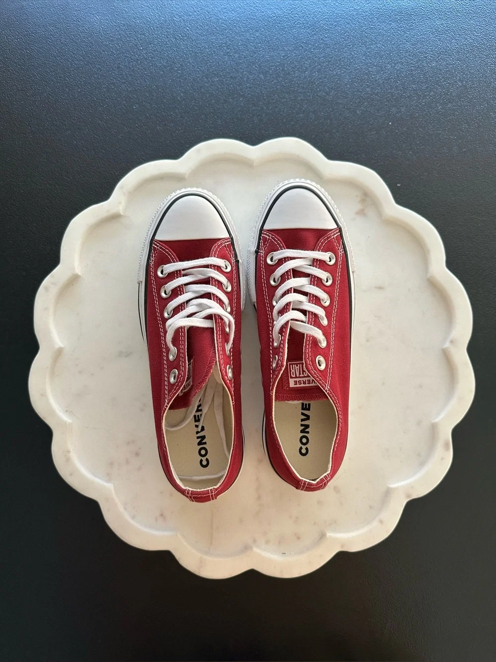 Women’s Burgundy Converse Canvas Sneakers Size 7 - Picture 2 of 7
